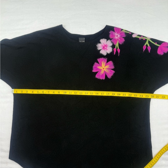 Aaeda Black Sweater with Pink Floral Embroidery Size 1X - Picture 3 of 10